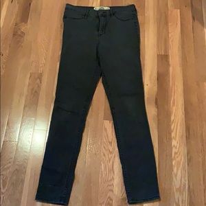 HOLLISTER JEANS SIZE 3R